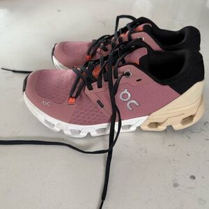 On Running Women's Mauve and Black Sneakers